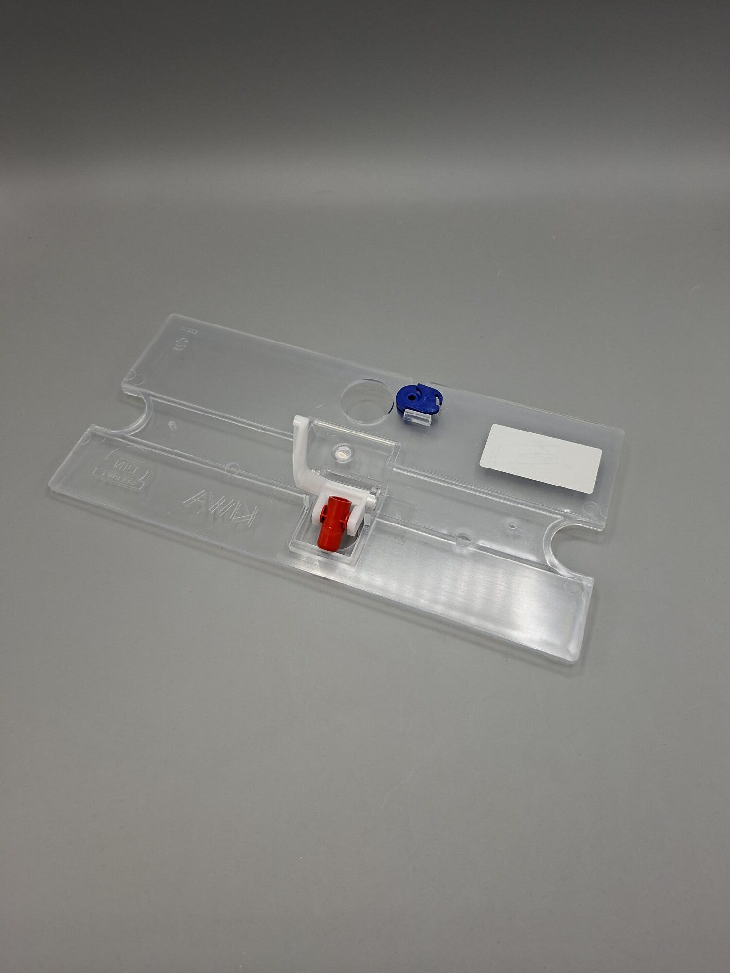 Sanit / plieger transparante scharnierplaat voor inbouwreservoir van Neckar serie 0182800S001